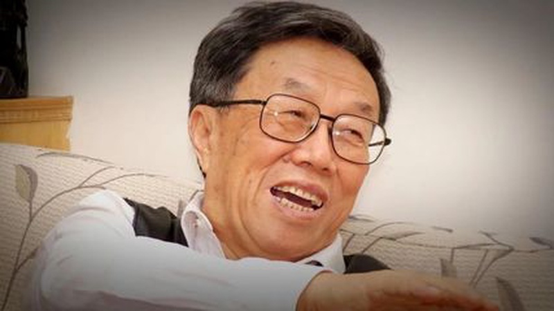 王濛后台为唐艺昕吹头发奥运冠军展示隐藏理发技能